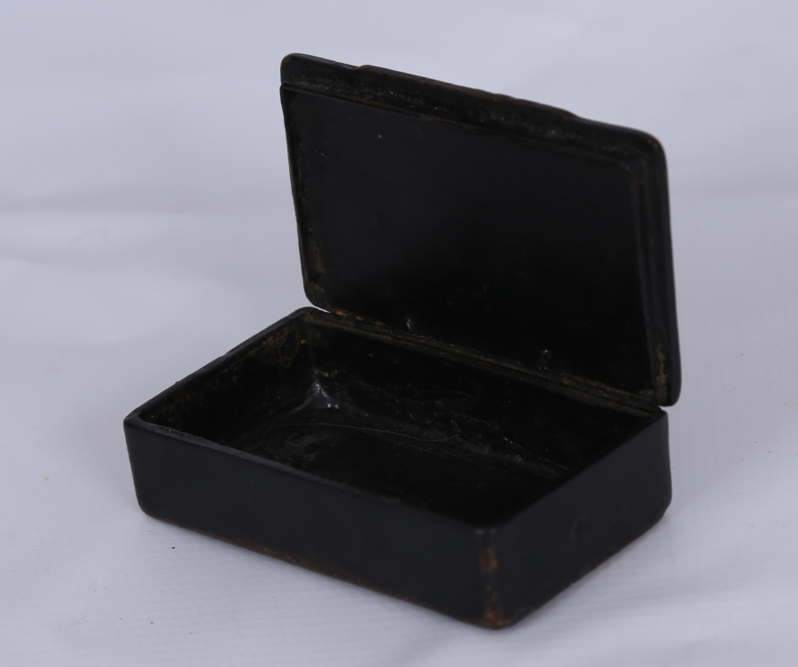 OSMANLI DÖNEMİ PAPİER MACHE TÜTÜN TABAKASI