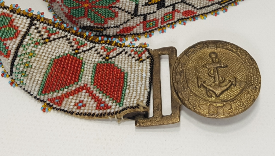 ÜZERİNDE MEŞRUTİYET SANCAĞI BULUNAN VE DENİZCİ PAŞA KEMER TOKASI BULUNAN KEMER