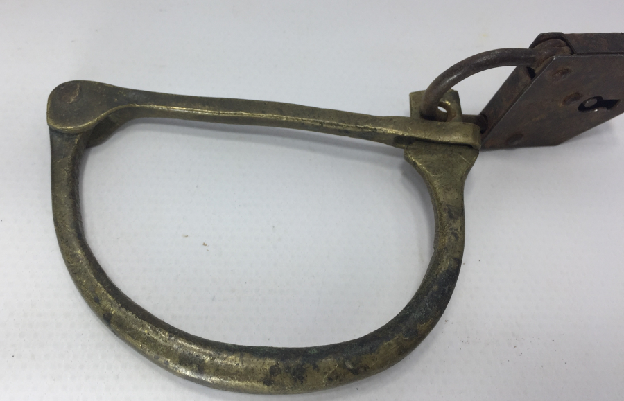 OSMANLI DÖNEMİ ORJİNAL KİLİDİYLE ÇOCUK KELEPÇESİ