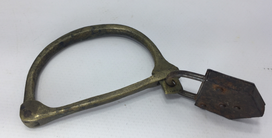 OSMANLI DÖNEMİ ORJİNAL KİLİDİYLE ÇOCUK KELEPÇESİ