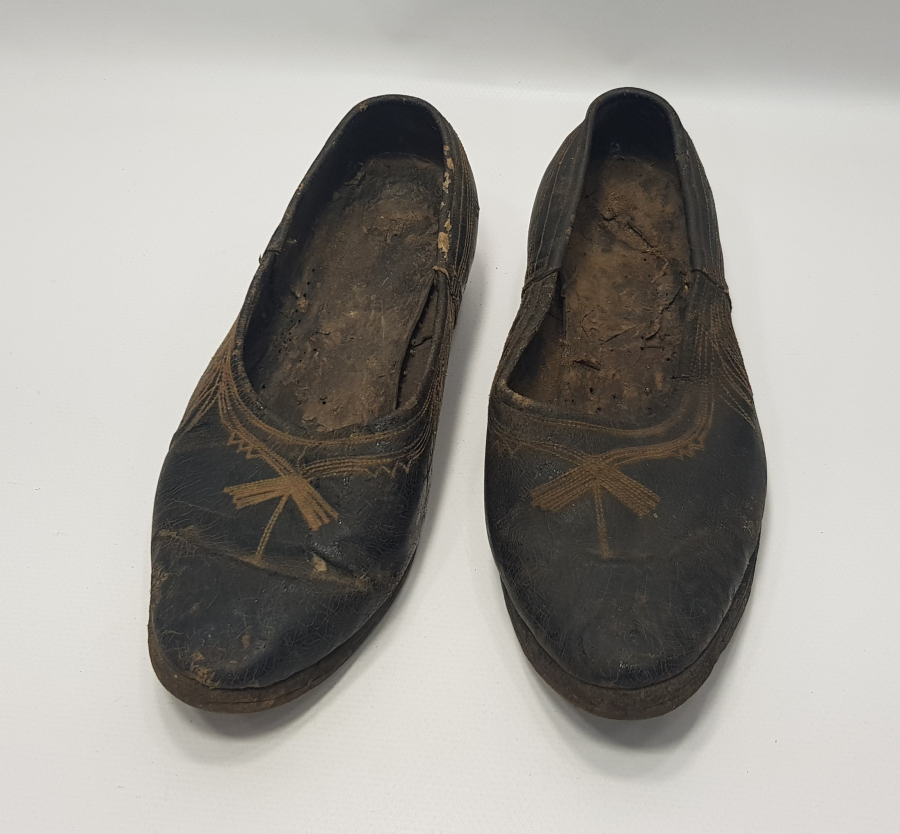 OSMANLI DÖNEMİ BİR ÇİFT KADIN AYAKKABISI