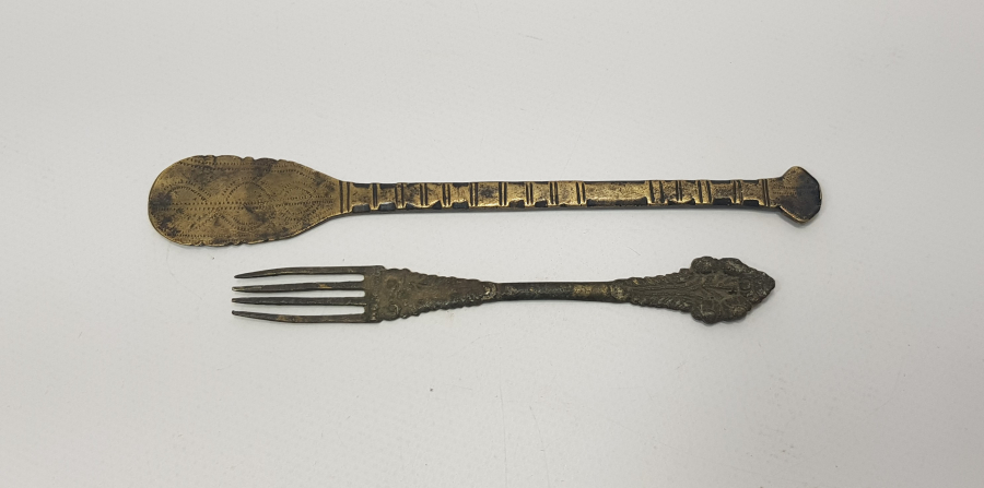 OSMANLI DÖNEMİ OLDUKÇA YAŞLI İŞLEMELİ ÇATAL VE KAŞIK 