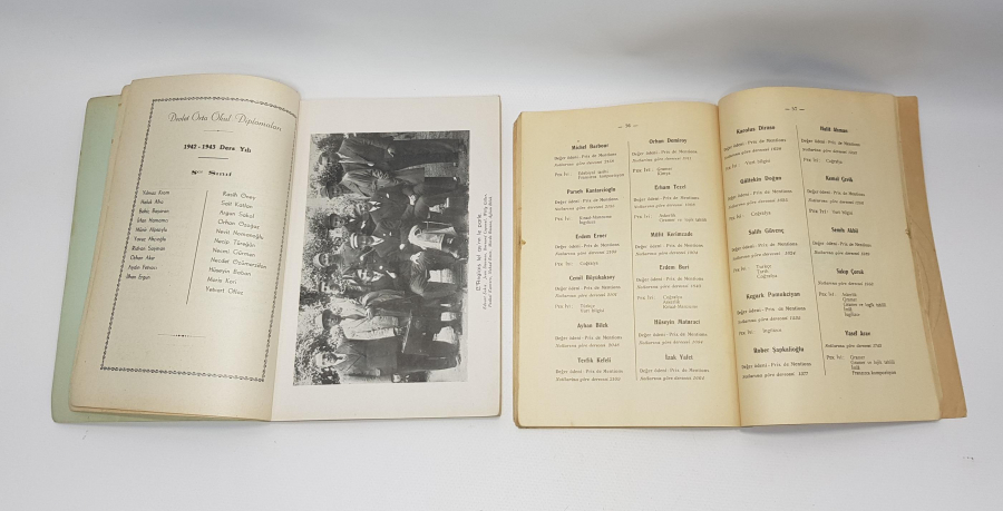 SEN JOZEF LİSESİ 1941 VE 1943-1944 YILLARINA AİT İKİ ADET YILLIK