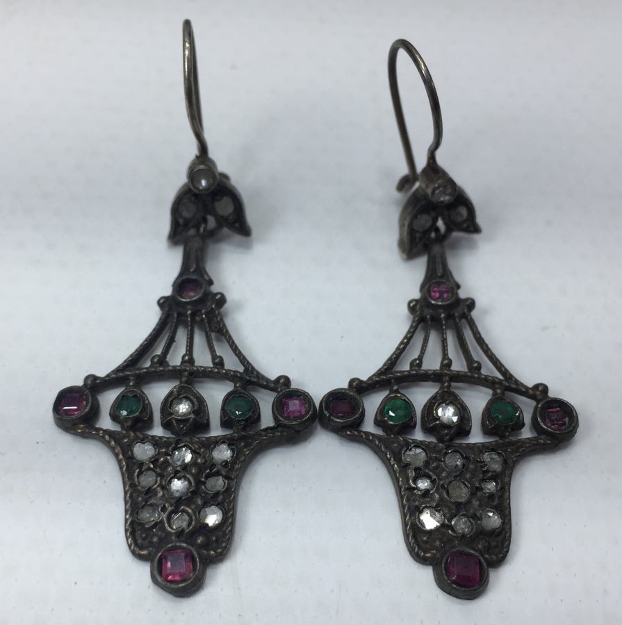 ÖZEL YAPIM YAKUT VE ELMASLARLA SÜSLÜ ANTİKA KÜPE