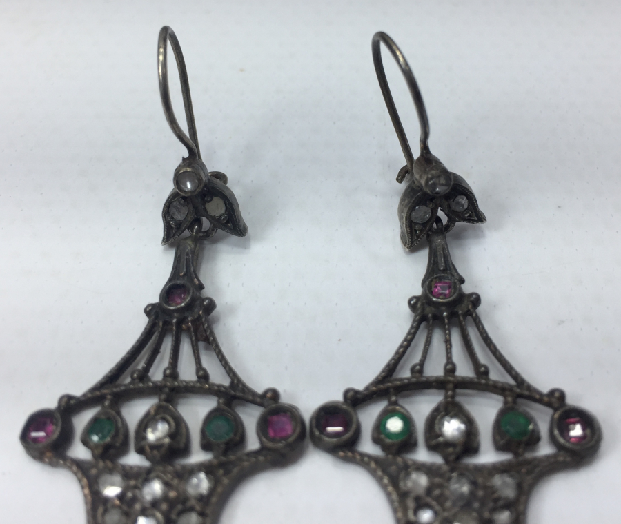 ÖZEL YAPIM YAKUT VE ELMASLARLA SÜSLÜ ANTİKA KÜPE