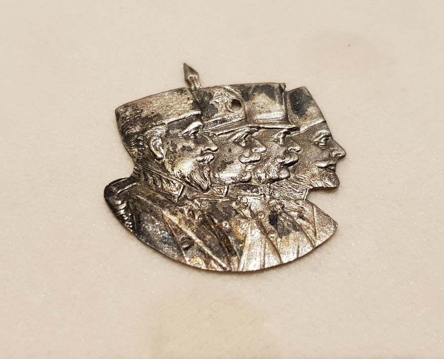 1. DÜNYA SAVAŞI ÜÇLÜ İTTİFAK LİDERLER KONULU GÜMÜŞ ROZET