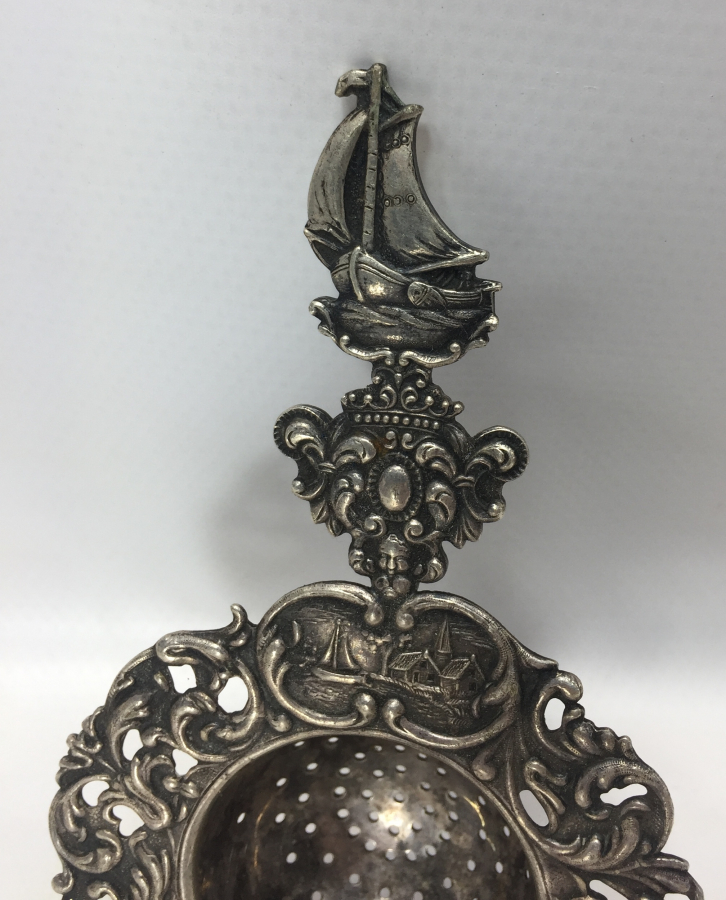 TAMAMI İŞLEMELİ GÜMÜŞ CAY SÜZGECİ