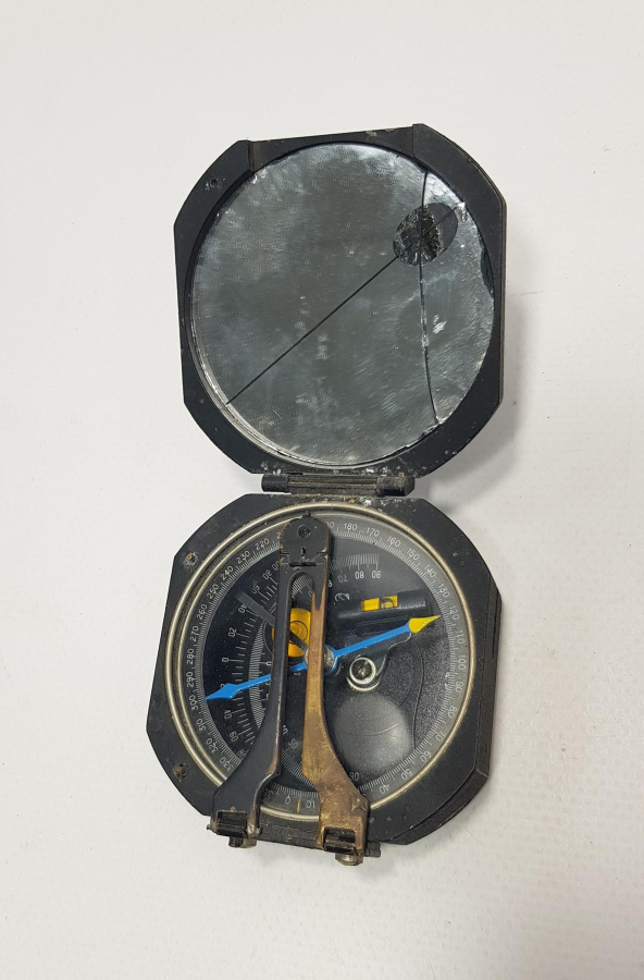 2. DÜNYA SAVAŞI DÖNEMİ JAPON YAPIMI PUSULA VE KERTERİZ ALETİ