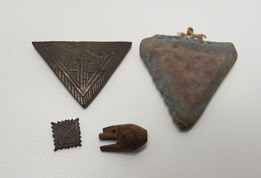 OSMANLI DÖNEMİ 4 ADET TILSIM, NAZARLIK VE HAMAYIL PARÇALARI 