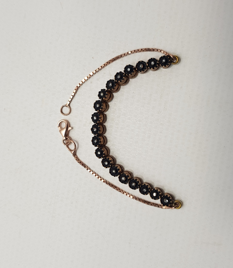 PIRLANTA TAŞLARLA SÜSLÜ BİLEKLİK