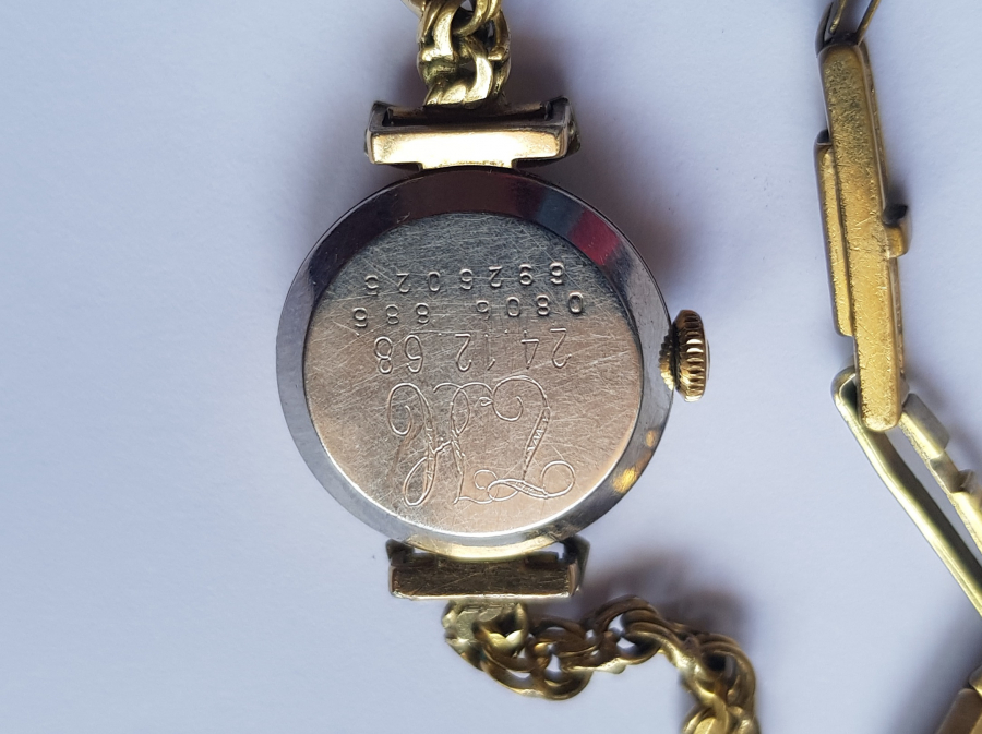 CERTİNA MARKA ALTIN KAPLAMA KURMALI BAYAN KOL SAATİ