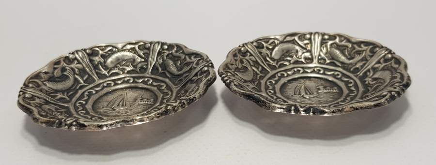 BALIK VE GEMİ MOTİFLİ KABARTMA İŞÇİLİKLİ GÜMÜŞ ÇİFT ÇEREZLİK