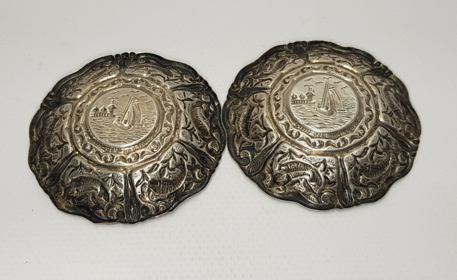 BALIK VE GEMİ MOTİFLİ KABARTMA İŞÇİLİKLİ GÜMÜŞ ÇİFT ÇEREZLİK