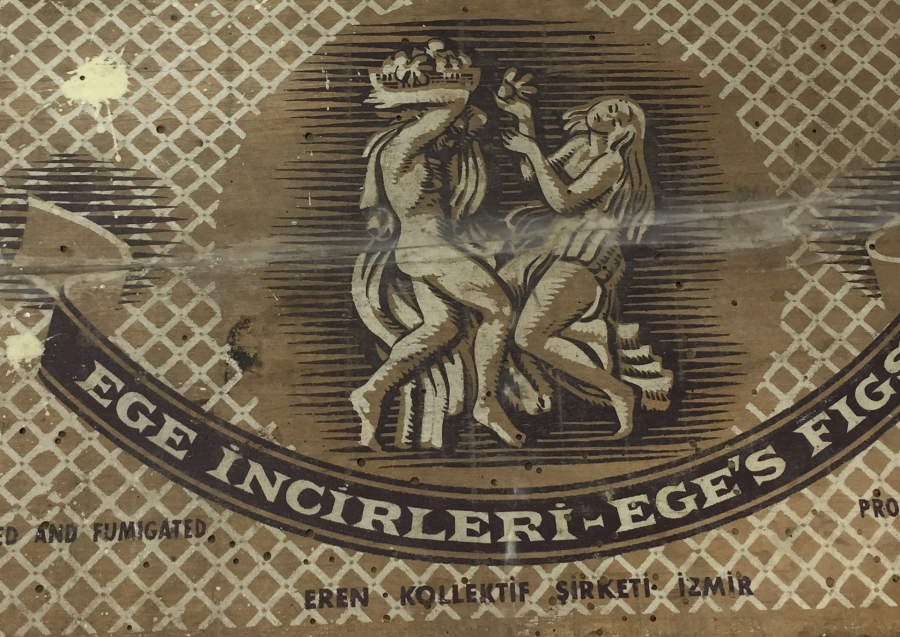 CUMHURİYET BAŞLAR ÜZERİ YAZILI AHŞAP İNCİR KUTUSU 