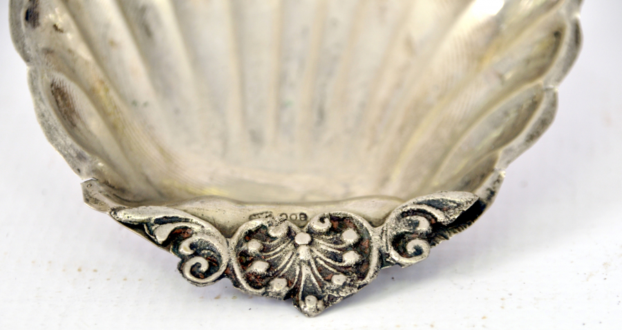 DENİZ KABUĞU FORMUNDA GÜMÜŞ İKRAMLIK