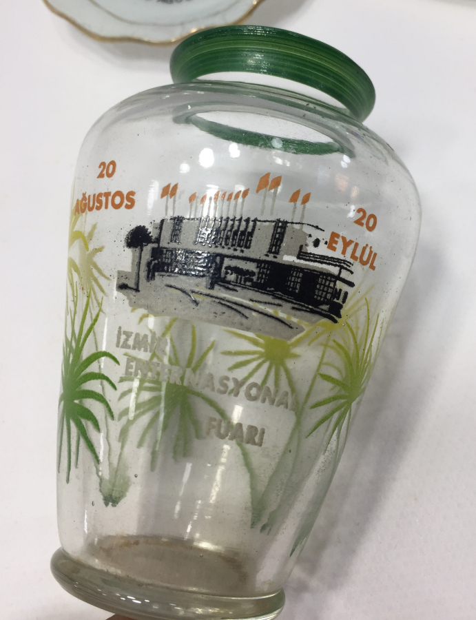 3 ADET İZMİR ENTERNASYONAL FUARI İÇİN ÖZEL YAPILMIŞ CAM OBJE