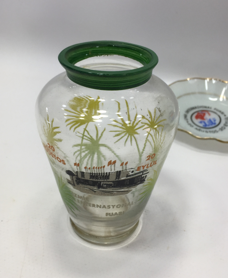 3 ADET İZMİR ENTERNASYONAL FUARI İÇİN ÖZEL YAPILMIŞ CAM OBJE