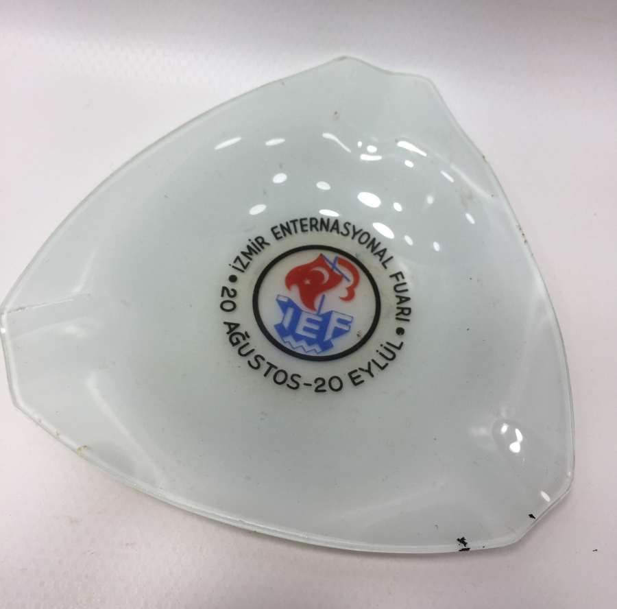 3 ADET İZMİR ENTERNASYONAL FUARI İÇİN ÖZEL YAPILMIŞ CAM OBJE