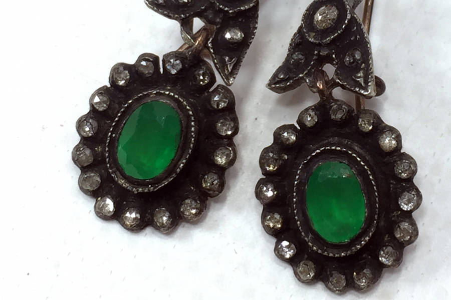 ANTİKA ELMAS VE ZÜMRÜT TAŞLI KÜPE