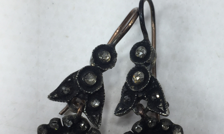 ANTİKA ELMAS VE ZÜMRÜT TAŞLI KÜPE