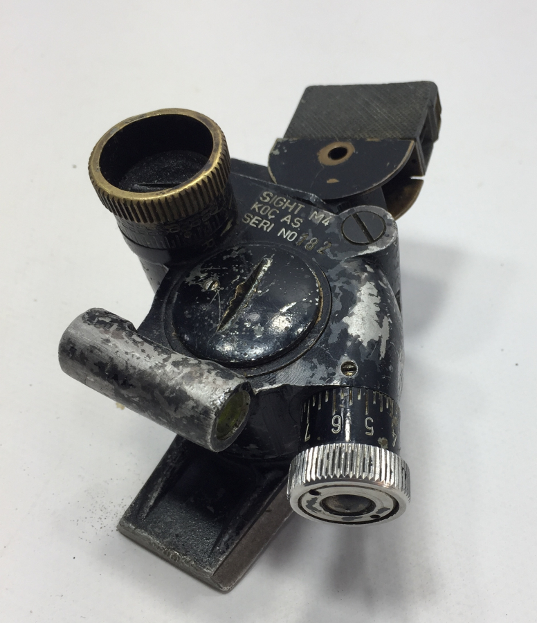 CUMHURİYET BAŞLARI TOPÇU DÜRBÜNÜ