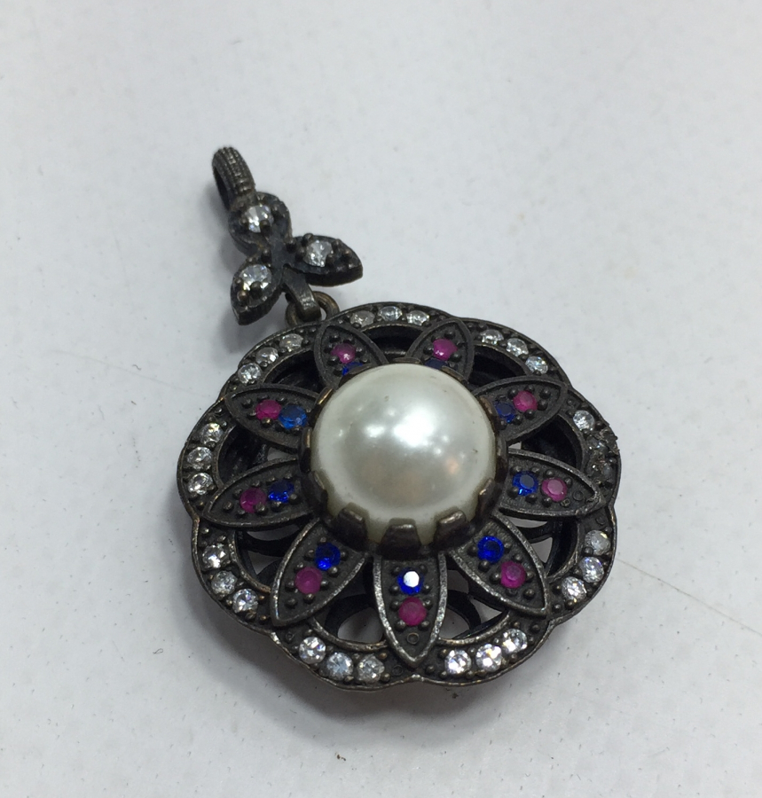 ÜZERİ İNCİLİ GÜMÜŞ KOLYE UCU