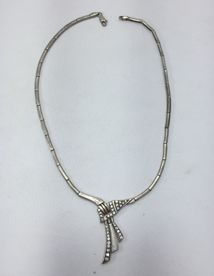 ÜZERİ MARGAZİT TAŞLARLA SÜSLÜ GÜMÜŞ GERDANLIK