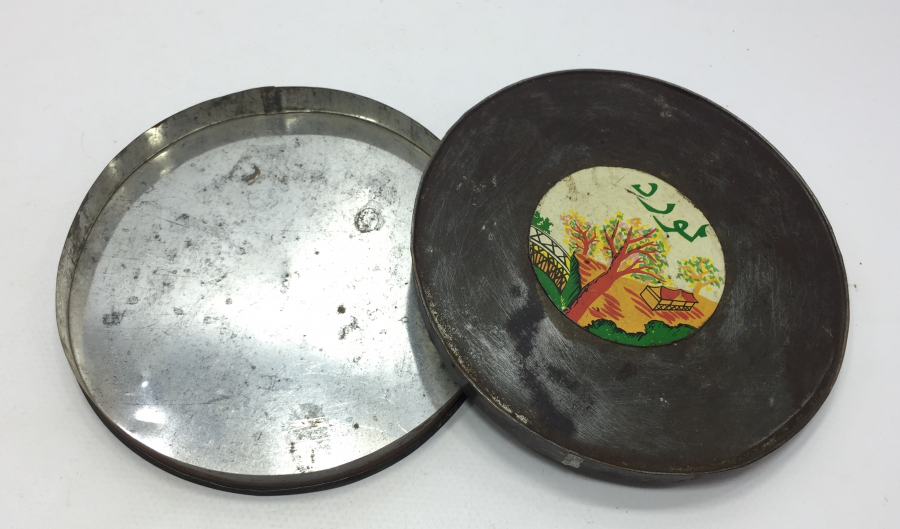 ÜZERİNDE OSMANLICA LORD YAZILI TENEKE KUTU