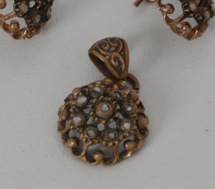 ELMAS TAŞLI KOLYE KÜPE TAKIMI