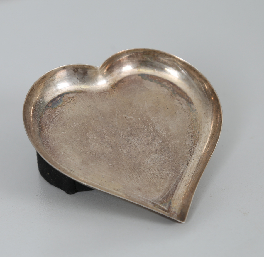 KALP ŞEKLİNDE GÜMÜŞ İKRAMLIK