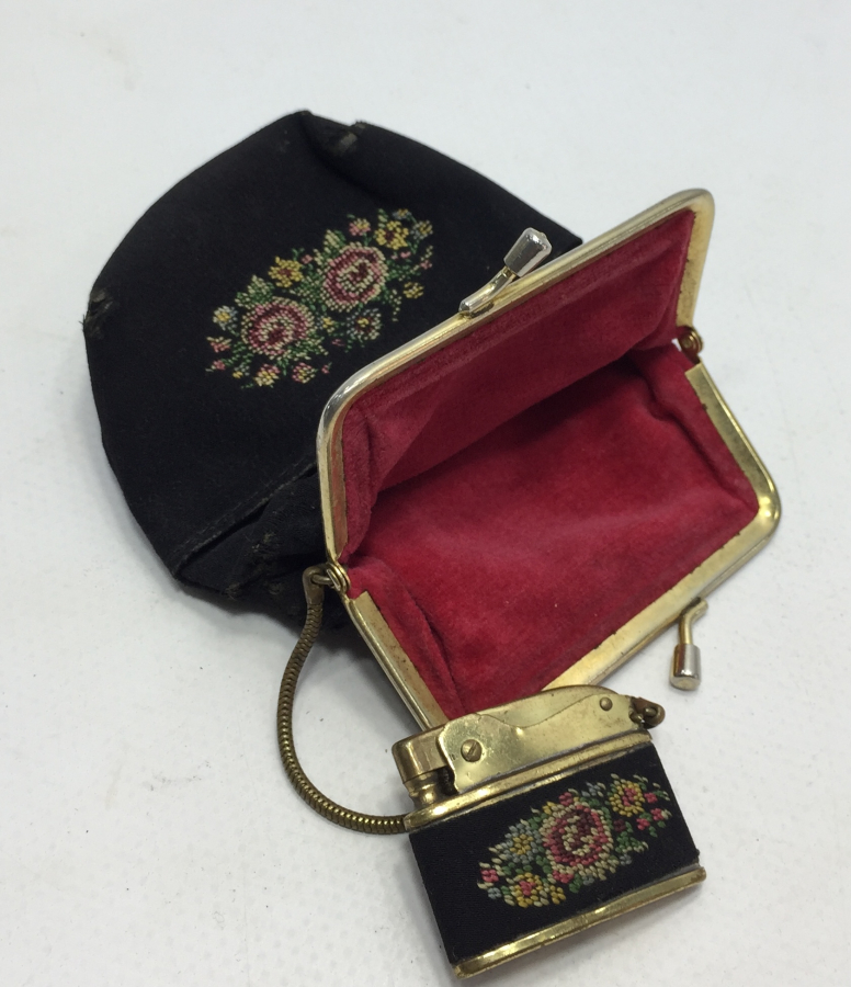 NADİR FORMDA KANAVİÇE DESENLİ ÇAKMAK VE ÇANTASI