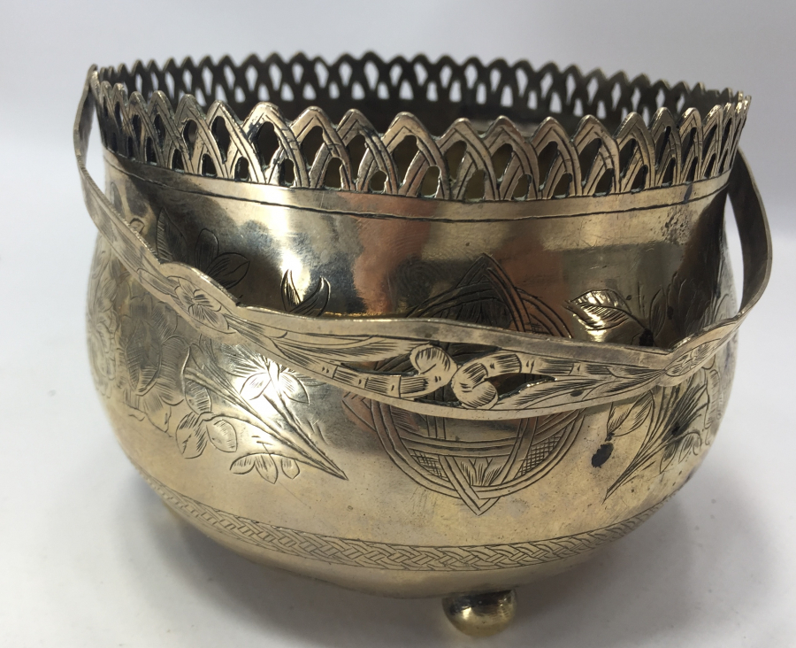 OSMANLI PAZARINA YAPILMIŞ KALEM İŞÇİLİKLİ İNGİLİZ ŞEKERLİK