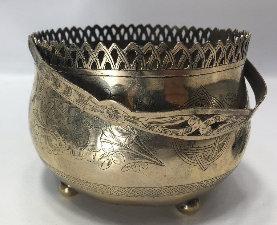 OSMANLI PAZARINA YAPILMIŞ KALEM İŞÇİLİKLİ İNGİLİZ ŞEKERLİK