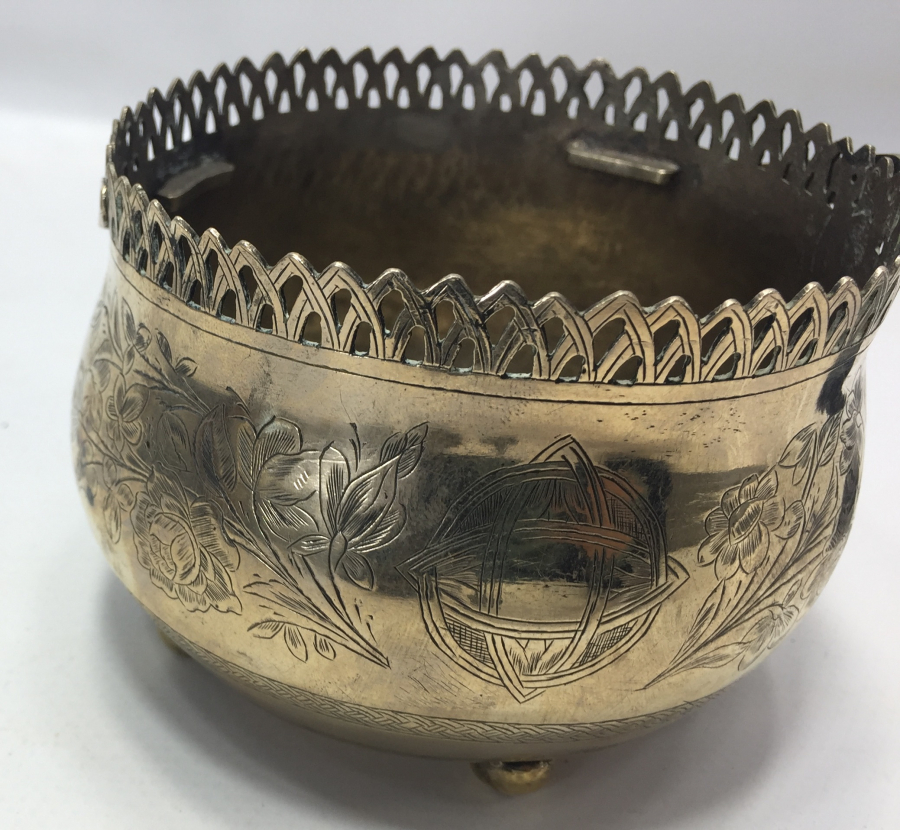 OSMANLI PAZARINA YAPILMIŞ KALEM İŞÇİLİKLİ İNGİLİZ ŞEKERLİK