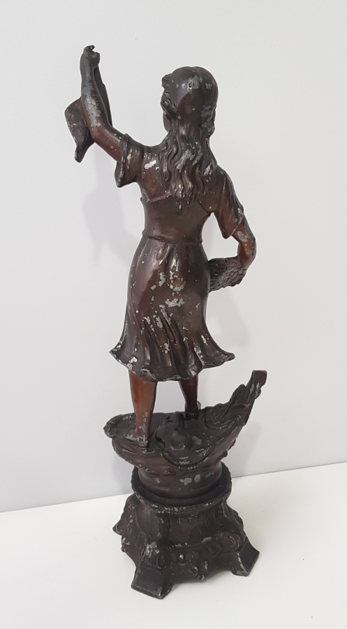 1900'LERDEN SANATÇI İMZALI TUTYA HEYKEL 