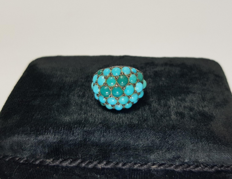 TURKUAZ TAŞLARLA SÜSLÜ ALTIN YÜZÜK