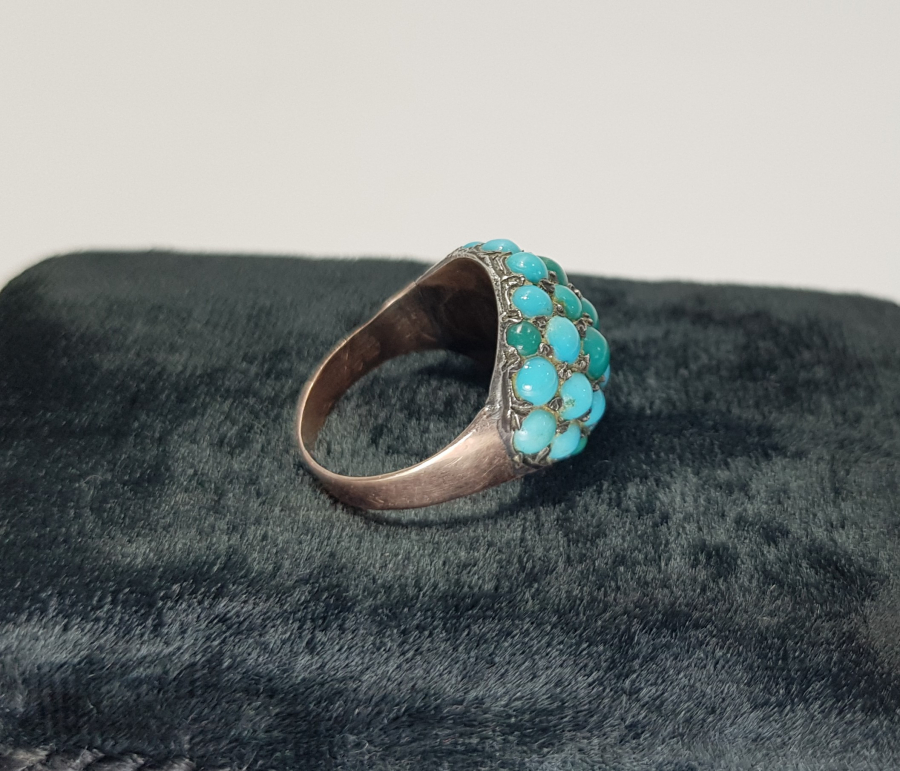 TURKUAZ TAŞLARLA SÜSLÜ ALTIN YÜZÜK