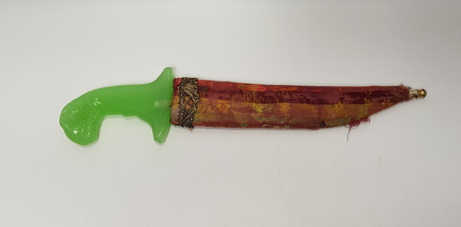 YEŞİM TAŞI KOÇ BAŞI SAPLI HARİKA GRAVÜRLERLE SÜSLÜ HANÇER 