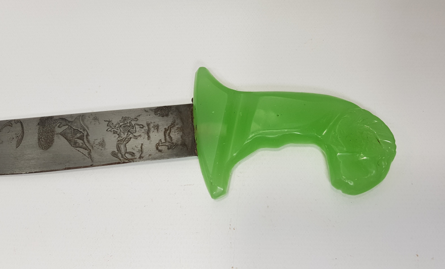 YEŞİM TAŞI KOÇ BAŞI SAPLI HARİKA GRAVÜRLERLE SÜSLÜ HANÇER 