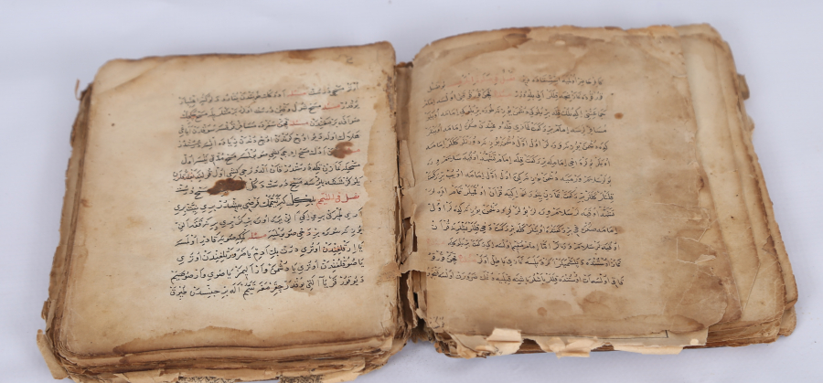 1800 BAŞLARI EL YAZMA KİTAB' Ü MESAİL