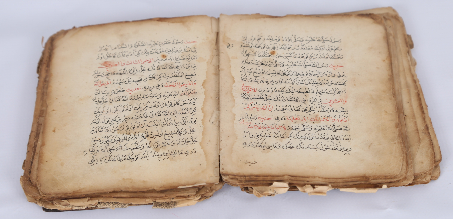 1800 BAŞLARI EL YAZMA KİTAB' Ü MESAİL