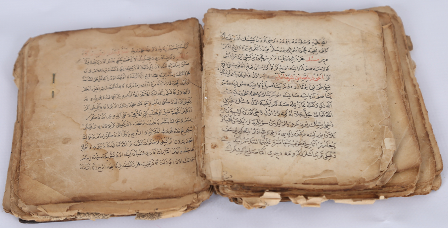 1800 BAŞLARI EL YAZMA KİTAB' Ü MESAİL