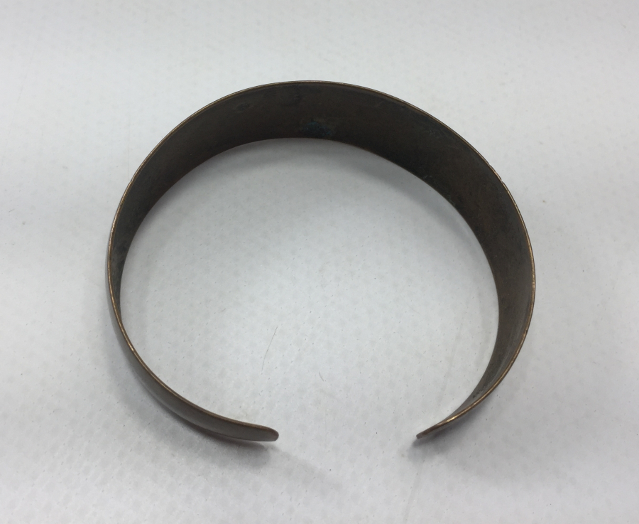 ÜZERİ AY YILDIZLI ANTİKA ROMATİZMA BİLEKLİĞİ