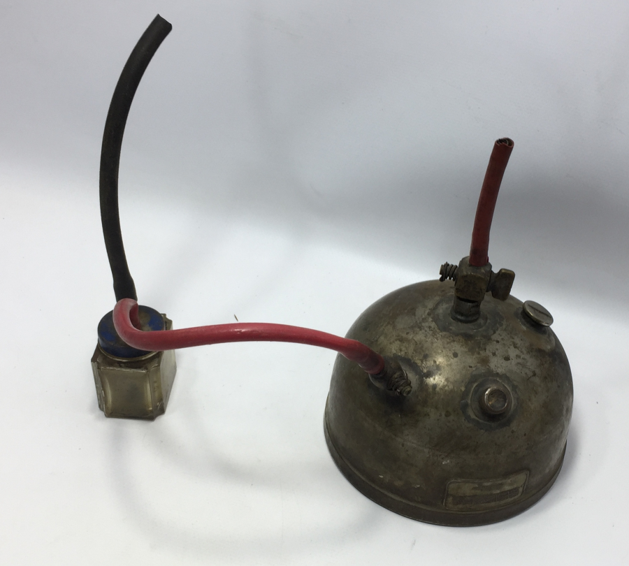 ÜZERİNDE OSMANLICA ETİKETİ BULUNAN OSMANLI RADYUM LAMBASI ALTI