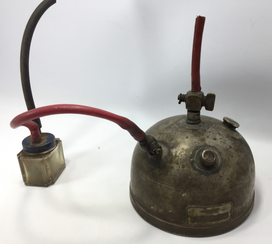 ÜZERİNDE OSMANLICA ETİKETİ BULUNAN OSMANLI RADYUM LAMBASI ALTI