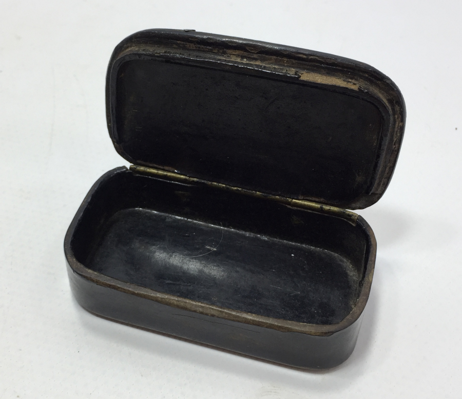 OSMANLI DÖNEMİ MİKRO MOZAİK İŞLEMELİ PAPİER MACHE ENFİYE KUTUSU