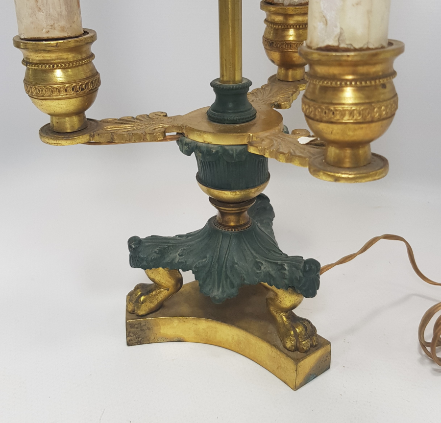 ASLAN AYAKLI ANTİKA ABAJUR