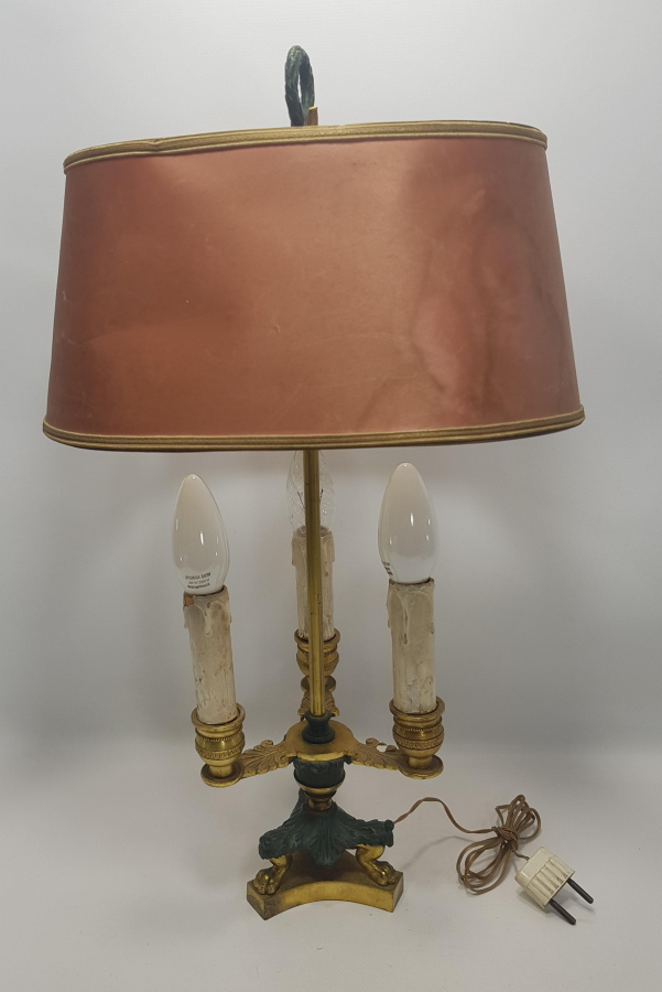 ASLAN AYAKLI ANTİKA ABAJUR