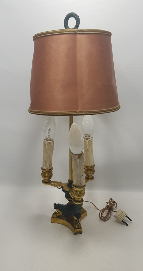 ASLAN AYAKLI ANTİKA ABAJUR