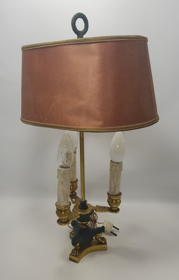 ASLAN AYAKLI ANTİKA ABAJUR